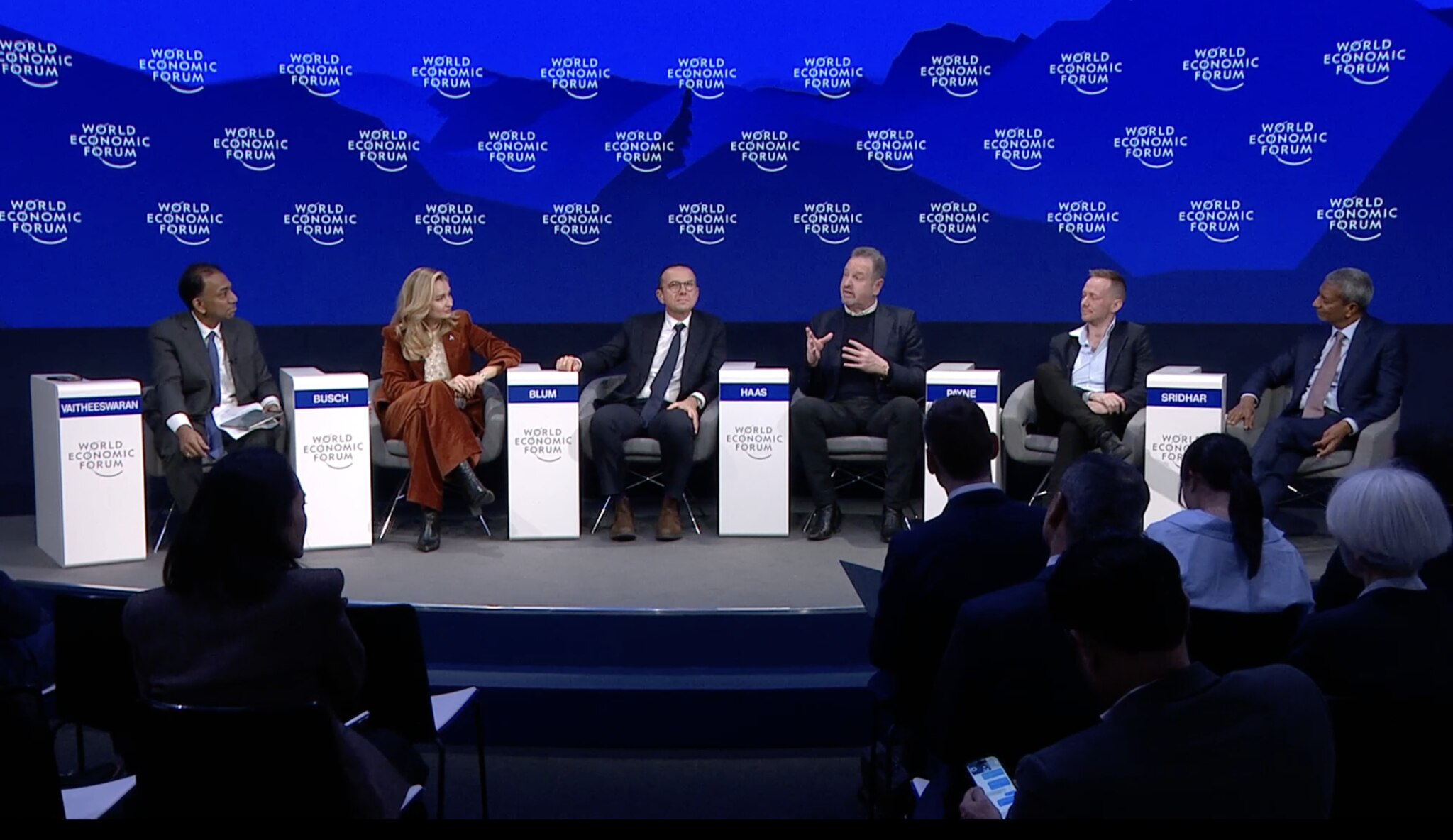 Rene Haas 出席 WEF“算力競逐”專題論壇